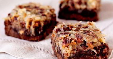 Рецепт Пирожных с орехами и кокосовой стружкой