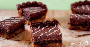 Рецепт Пирожных с шоколадно-ванильной глазурью