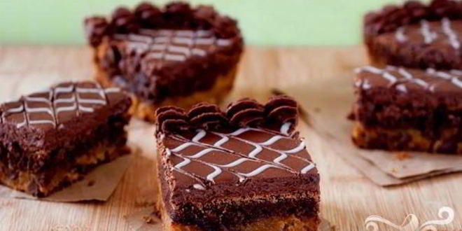 Рецепт Пирожных с шоколадно-ванильной глазурью