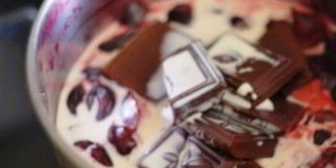 Рецепт шоколадна-вишневых пирожные