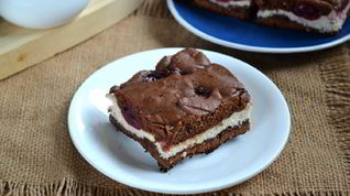 Рецепт Шоколадного брауни с вишней