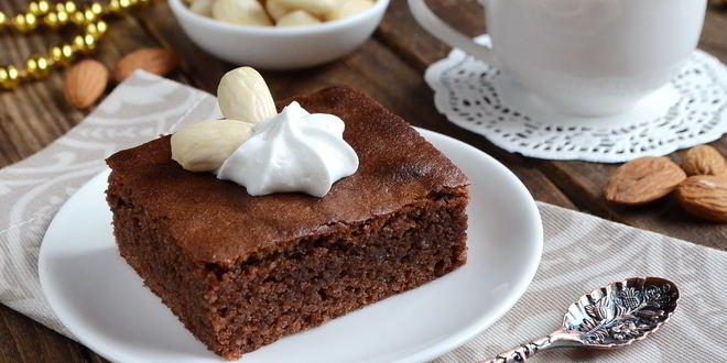 Рецепт Шоколадных пирожных со вкусом миндаля