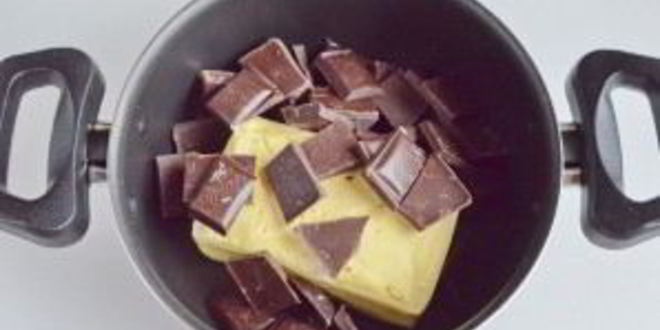 Рецепт шоколадных пирожных со вкусом миндаля