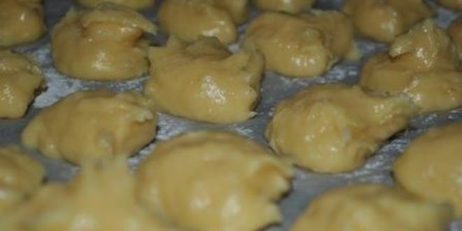 Рецепт швейцарских заварных пирожных с яблочным кремом