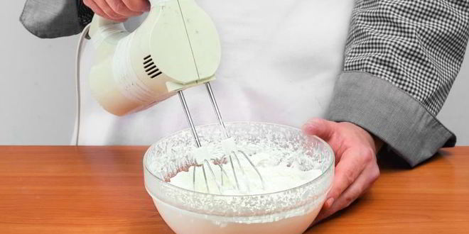 Рецепт трайфла из брауни с малиной и мороженым