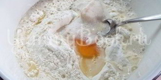 Рецепт домашней пиццы с колбасой и грибами