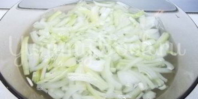 Рецепт домашней пиццы с колбасой и грибами