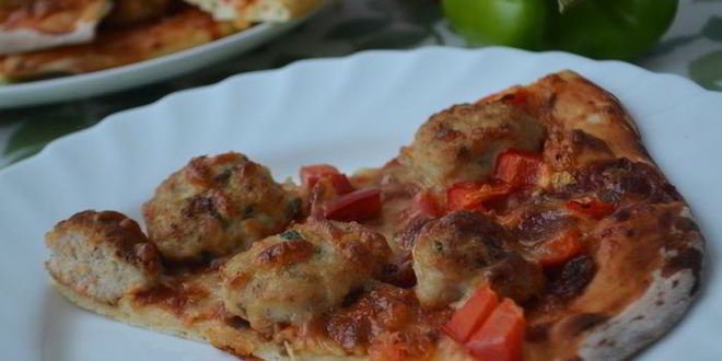 Рецепт итальянской пиццы с острыми куриными фрикадельками