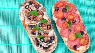 Рецепт Ленивой пиццы с колбасой и грибами