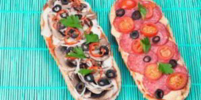 Рецепт ленивой пиццы с колбасой и грибами