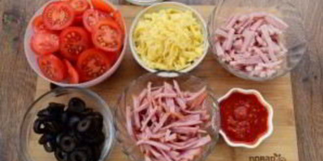 Рецепт пиццы домашней с колбасой