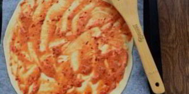 Рецепт пиццы домашней с колбасой