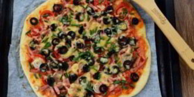 Рецепт пиццы домашней с колбасой