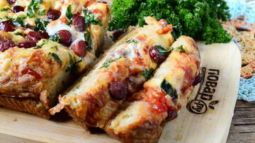 Рецепт пиццы с колбасой