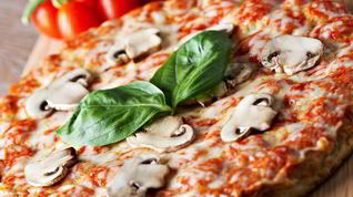 Рецепт Пиццы с моцареллой и грибами