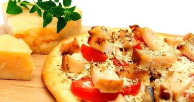 Рецепт Пиццы с овощами и копченым салом