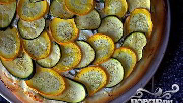 Рецепт Пиццы с цуккини и козьим сыром