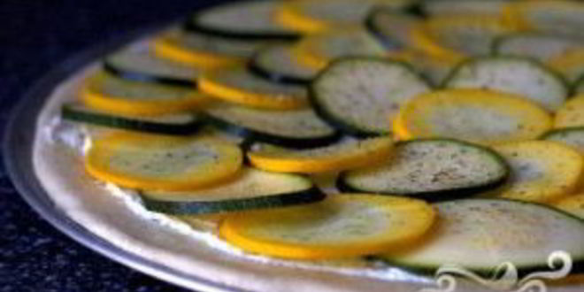 Рецепт пиццы с цуккини и козьим сыром