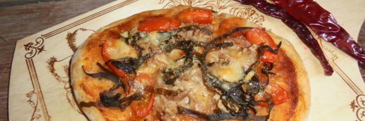 Рецепт Пиццы с тунцом , с морской капустой и пармезаном