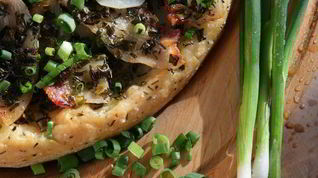 Рецепт Пиццы с зеленым луком и тимьяном