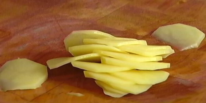 Рецепт пиццы с зеленым луком и тимьяном