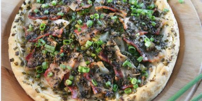 Рецепт пиццы с зеленым луком и тимьяном