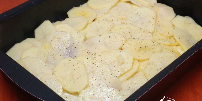 Рецепт свинины с картофелем под сырной шубой