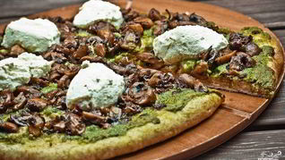 Рецепт Цельнозерновой пиццы с шампиньонами и рикоттой