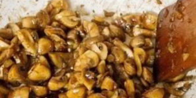 Рецепт цельнозерновой пиццы с шампиньонами и рикоттой