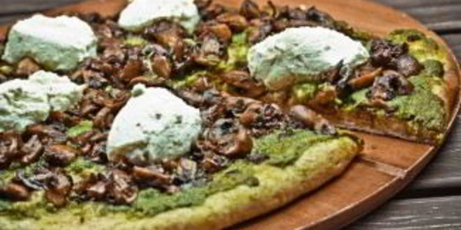 Рецепт цельнозерновой пиццы с шампиньонами и рикоттой