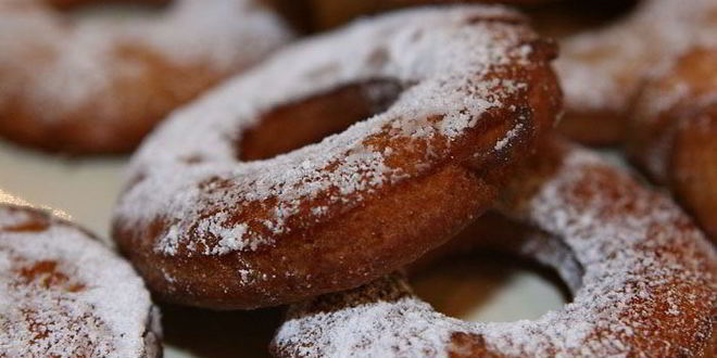 Рецепт Пончиков на кефире с корицей и мускатным орехом