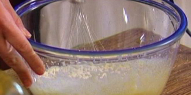 Рецепт пончиков на кефире с корицей и мускатным орехом