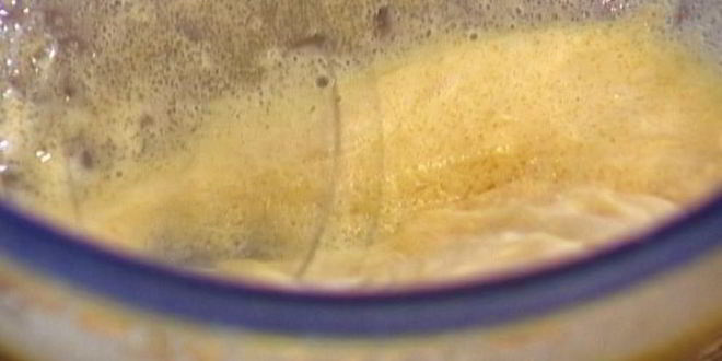 Рецепт пончиков на кефире с корицей и мускатным орехом