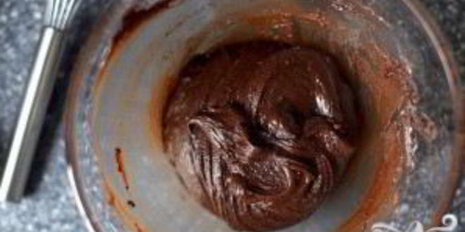 Рецепт шоколадных пончиков в глазури