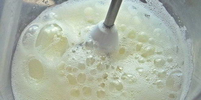 Рецепт хлебной шарлотки яблочно-ягодная