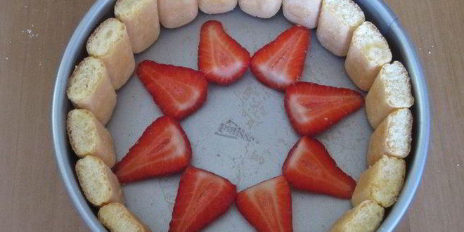 Рецепт клубнично-творожной шарлотка