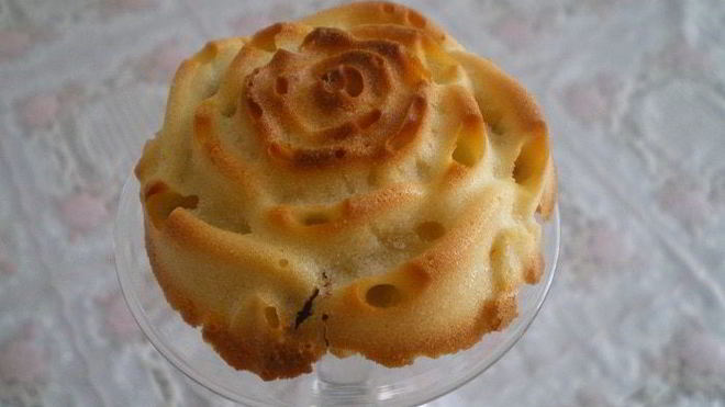 Рецепт мини-шарлотки с изюмом