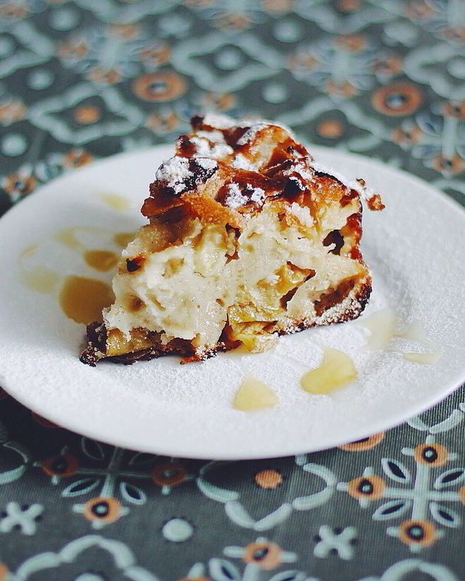 Рецепт шарлотки без яиц