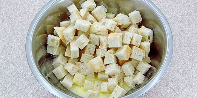 Рецепт шарлотки из белого хлеба