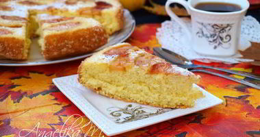 Рецепт Шарлотки с айвой