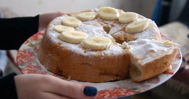 Рецепт Шарлотки с бананами и вишней