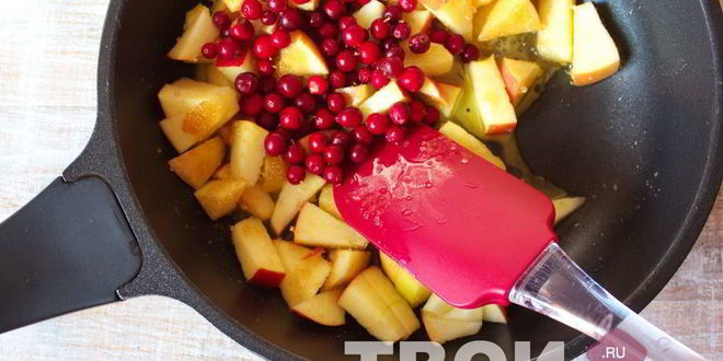 Рецепт шарлотки с брусникой