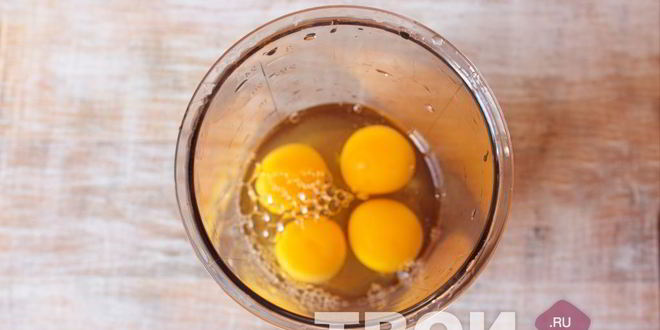 Рецепт шарлотки с брусникой