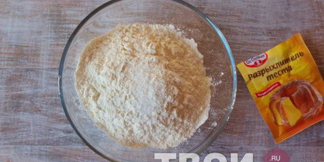 Рецепт шарлотки с брусникой