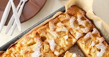 Рецепт Шарлотки с кислыми яблоками и корицей