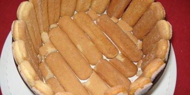 Рецепт шарлотки с шоколадно-малиновым муссом и воздушным ванильным кремом