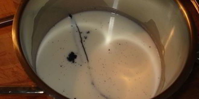 Рецепт шарлотки с шоколадно-малиновым муссом и воздушным ванильным кремом