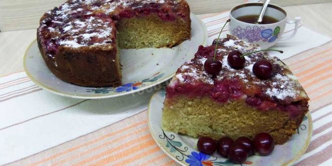 Рецепт шарлотки с вишней и яблоками на простокваше