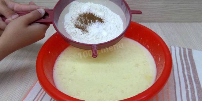 Рецепт шарлотки с вишней и яблоками на простокваше