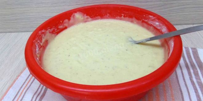 Рецепт шарлотки с вишней и яблоками на простокваше